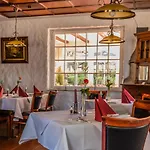 Dreimaedelhaus - Hotel