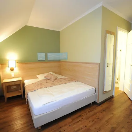 Dreimaedelhaus - Hotel Kirchseelte
