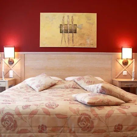 Dreimaedelhaus - Hotel 4*