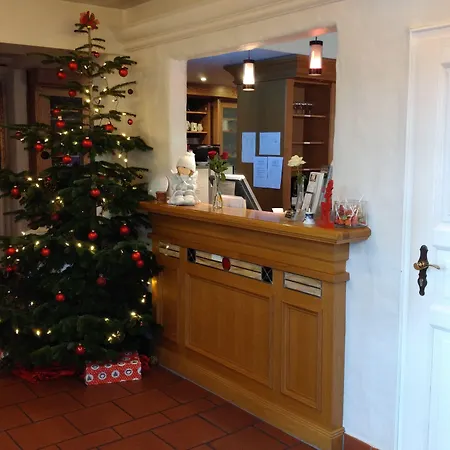Dreimaedelhaus - Hotel 4*