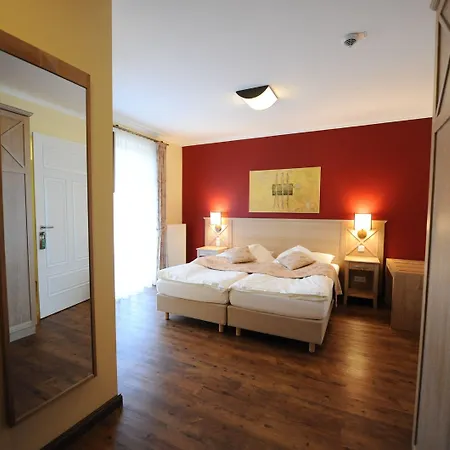 Hotel Dreimaedelhaus - Kirchseelte