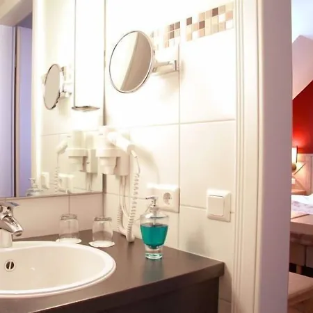 Dreimaedelhaus - Hotel 4*