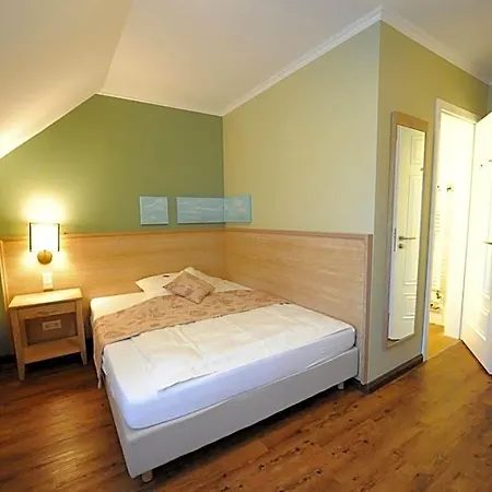 Hotel Dreimaedelhaus - 4*