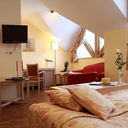 Dreimädelhaus - Hotel