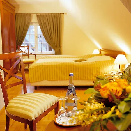 Ξενοδοχείο Dreimaedelhaus - 4*