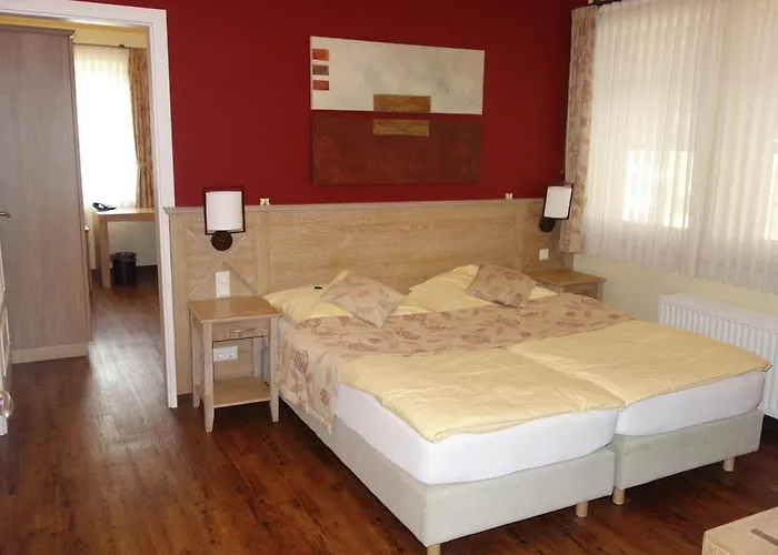 Hotel Dreimaedelhaus -